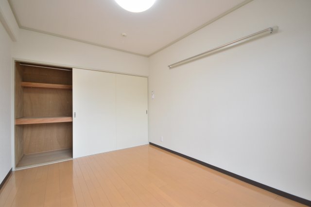 パレスモトハシ 3階収納