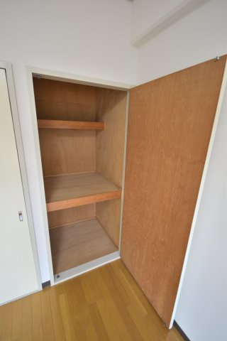パレスモトハシ 3階収納