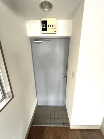 勝又ビル 4階玄関