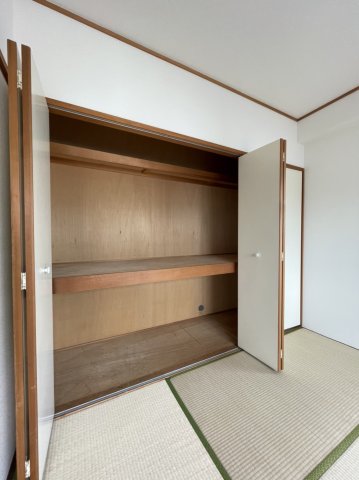 勝又ビル 4階収納
