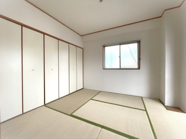 勝又ビル 4階寝室