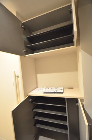 プライム・ワン 1階収納