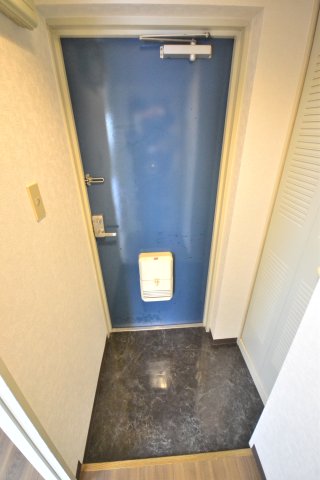 ラポールヤマミツ 1階玄関