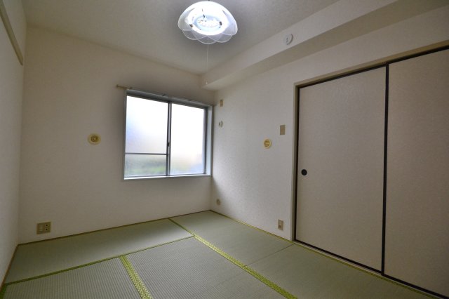 ラポールヤマミツ 1階和室