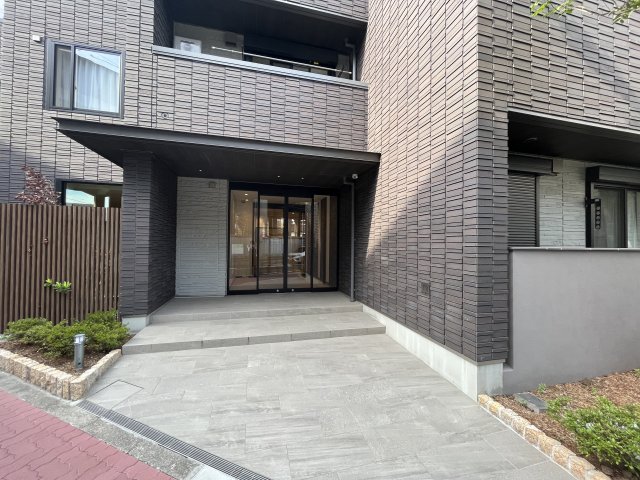 チッタ　ドーロ　浮間舟渡 1階エントランス