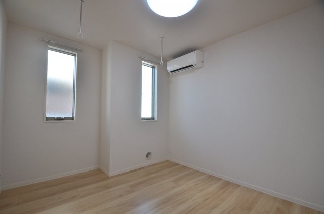 コーラル・シンフォニー 2階洋室