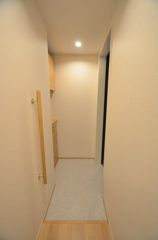 コーラル・シンフォニー 2階玄関