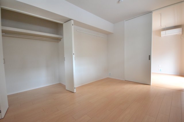 フォレスト 1階収納