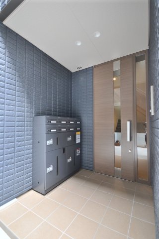 フォレスト 1階エントランス