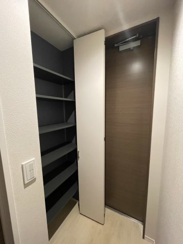 メゾンユタカ 2階玄関