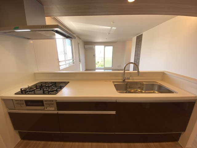 ソレアード泉 303キッチン
