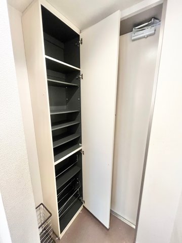 アクシス大山 1階玄関