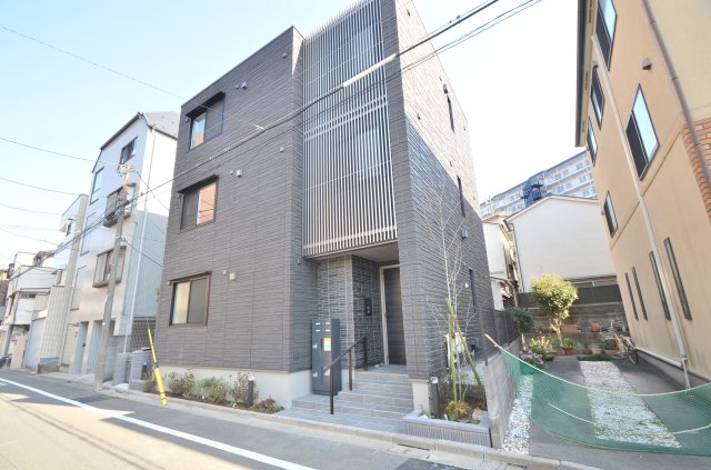 クオリスタ志村 101外観