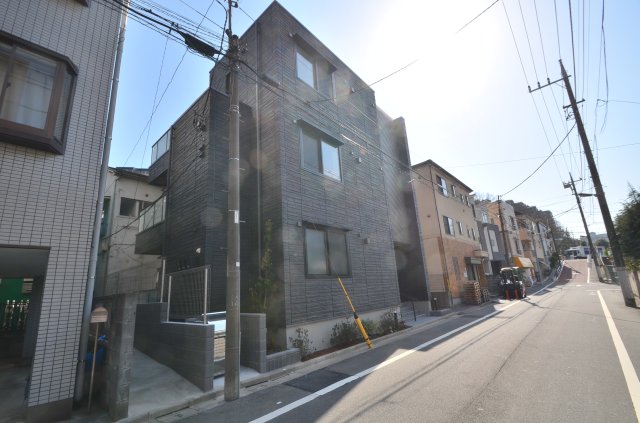 クオリスタ志村 101外観