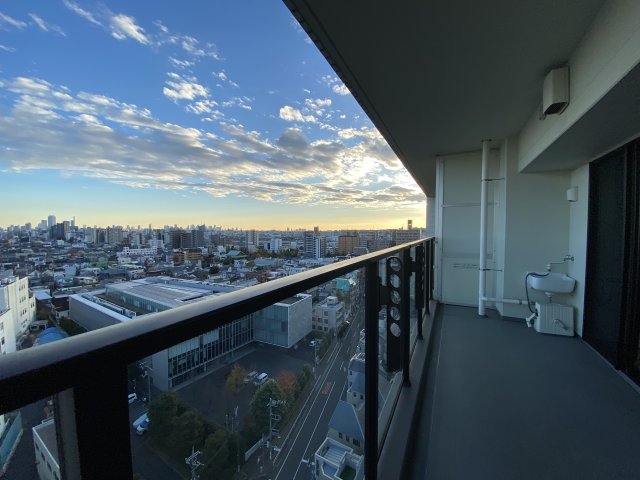 スカイティアラウエスト 15階バルコニー