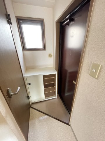 ドミール板橋本町 2階玄関