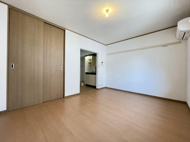 ロイヤルエナ 201内装