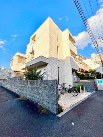 Maison Seiga 3階外観