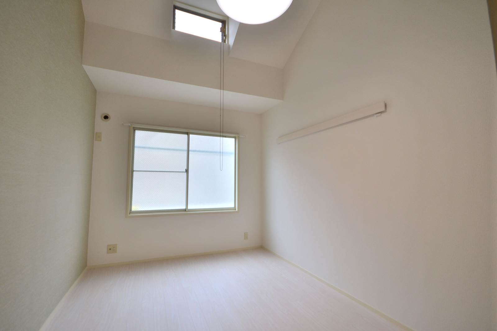 スカイピア蓮根 2階居間・リビング