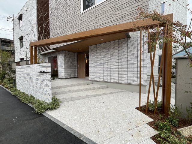 メゾン　ソレイユ 1階エントランス