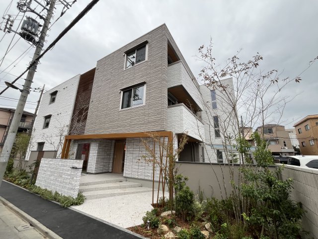 メゾン　ソレイユ 1階外観