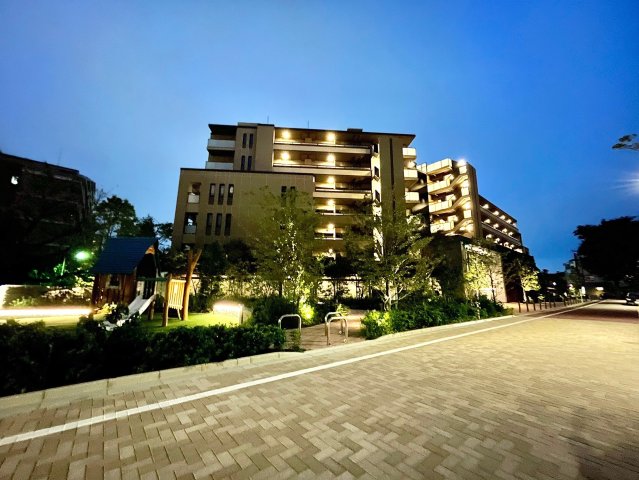 プラウドシティ小竹向原フロントコート 2階外観