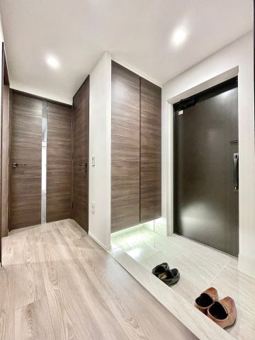 プラウドシティ小竹向原フロントコート 2階玄関