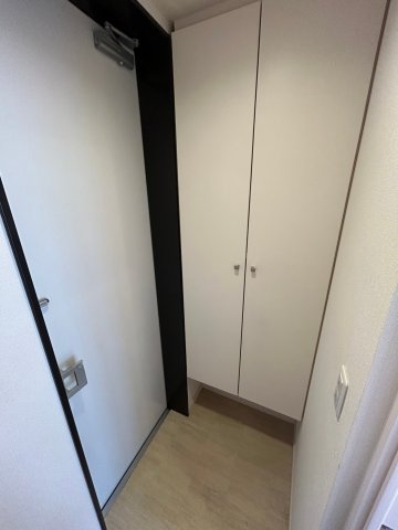 メゾン ローレル 1階玄関