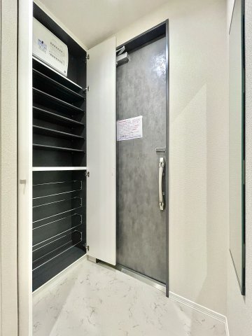 草　錦 2階玄関