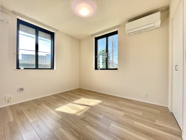 草　錦 2階その他