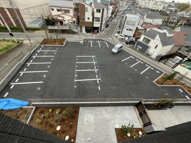 グランド　ヒルズ 1階駐車場
