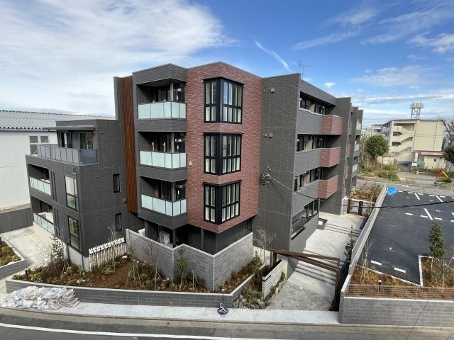 グランド　ヒルズ 1階外観