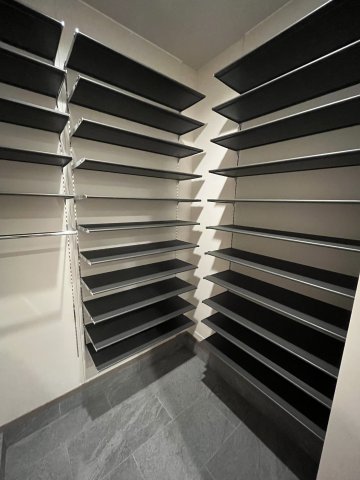 グランド　ヒルズ 1階収納