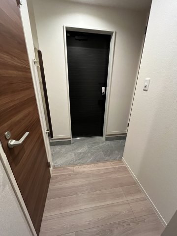 グランド　ヒルズ 1階玄関