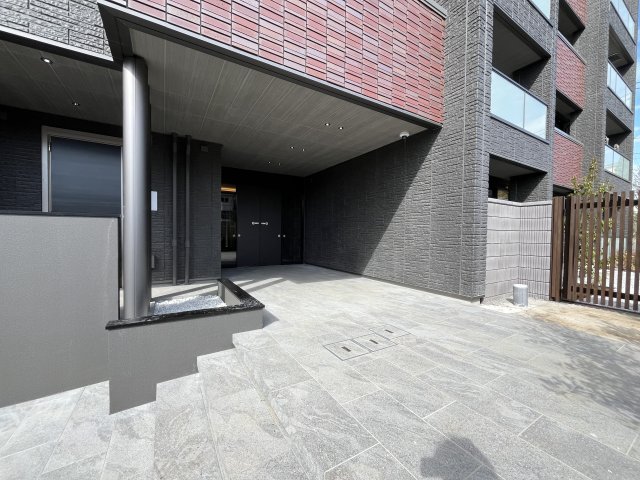 グランド　ヒルズ 1階エントランス