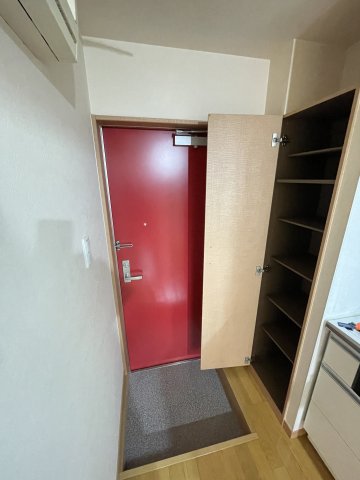 ローズベイ弥生 1階玄関