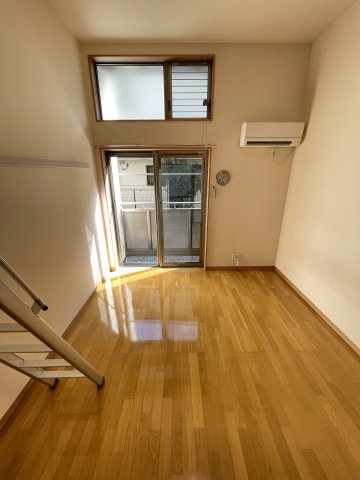 ローズベイ弥生 1階居間・リビング