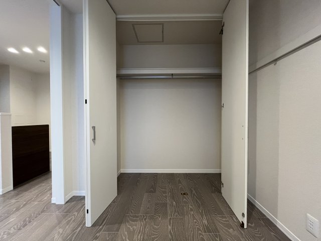 メゾンエレガンス 1階収納