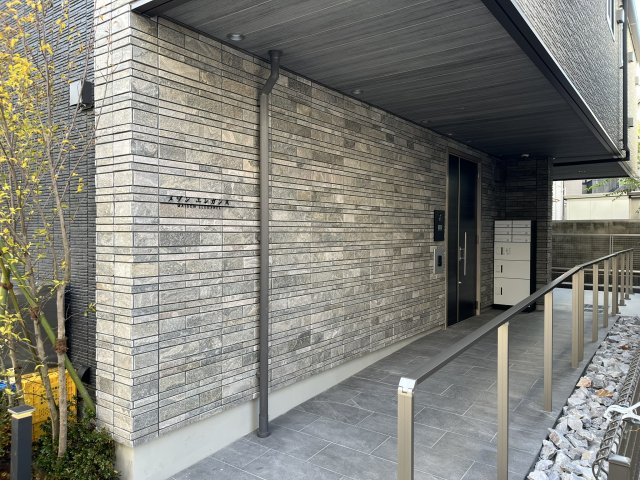 メゾンエレガンス 1階エントランス