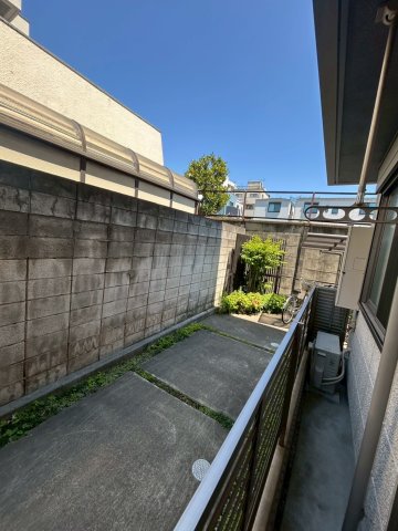 メゾン　ドゥ　ルミエール 1階バルコニー