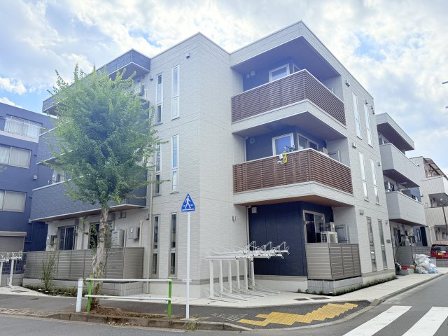 セレスティア小豆沢 3階外観