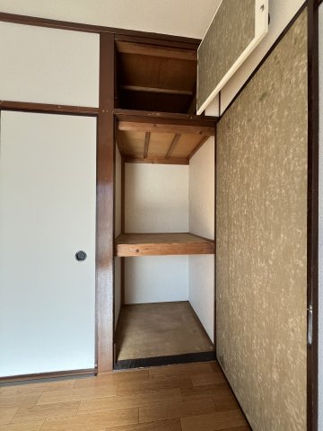 長岡マンション 2階収納