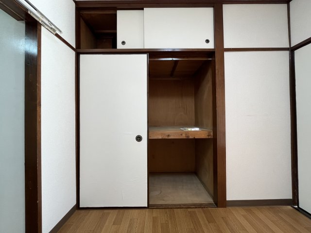長岡マンション 2階収納