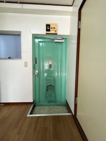 長岡マンション 2階玄関