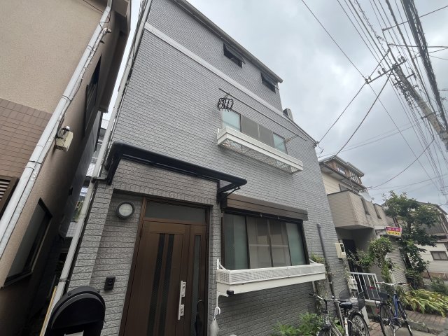 北区滝野川5丁目　貸戸建 1-3階外観