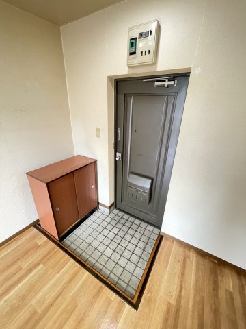 ウインヒルズ 3階玄関