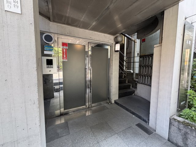 シティヴィラ本町 7階エントランス