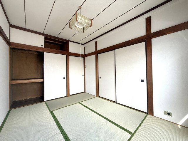 シャングリラ 4階収納