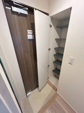 マミューズ 1階玄関