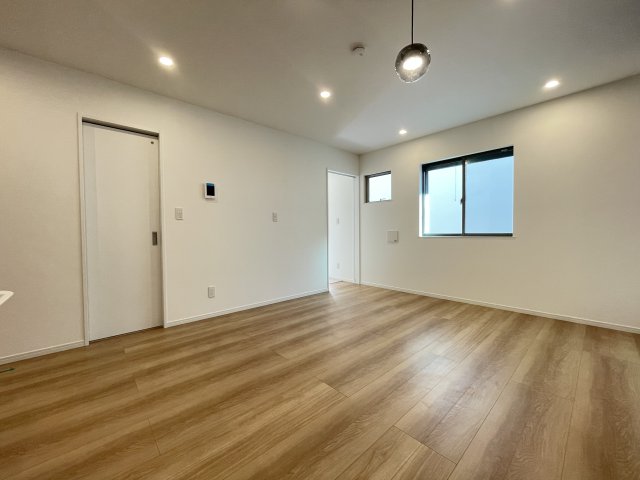 前野町３丁目戸建て 1-2階その他
